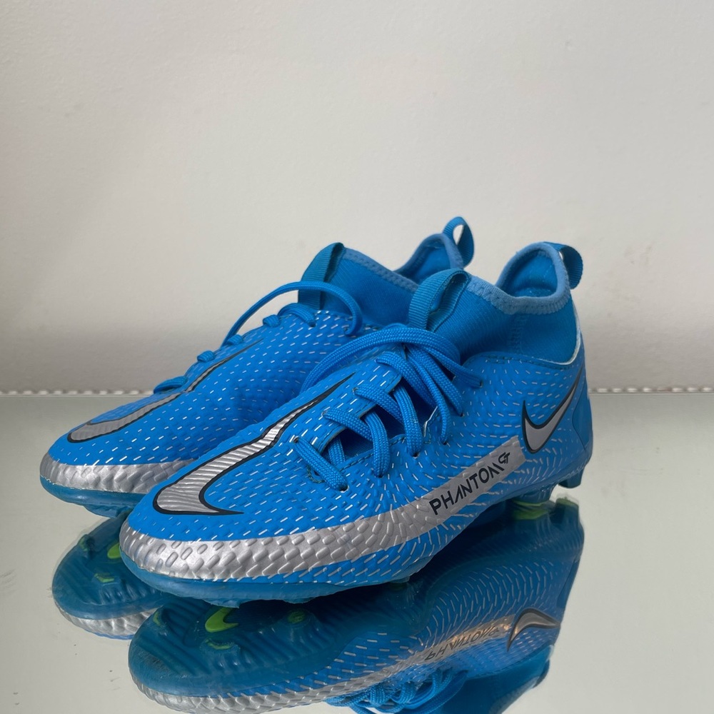 Nike Phantom Gt Academy Soccer Cleats